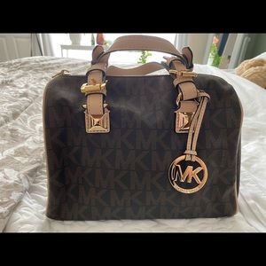 Michael Kors Barrel Bag